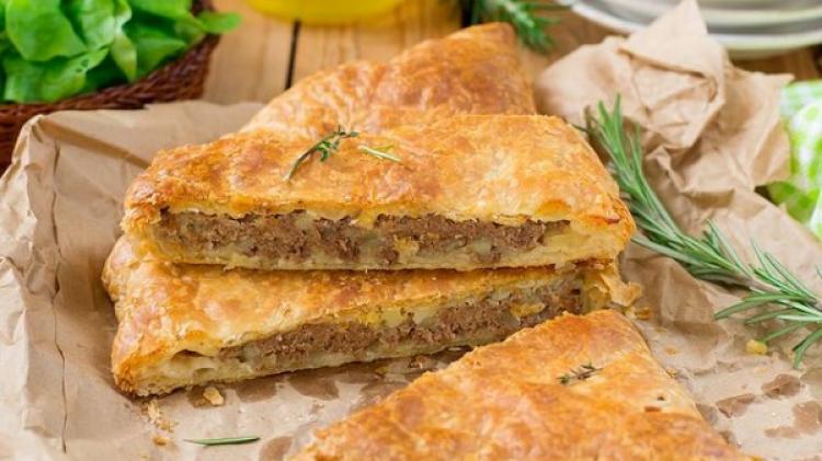 الرقاق باللحمة المفرومة