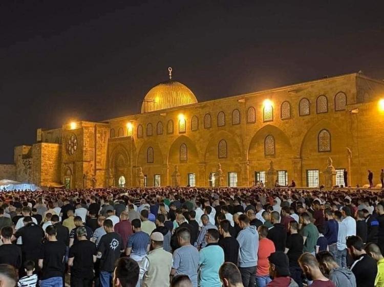 الاعتداء على المصلين في القدس