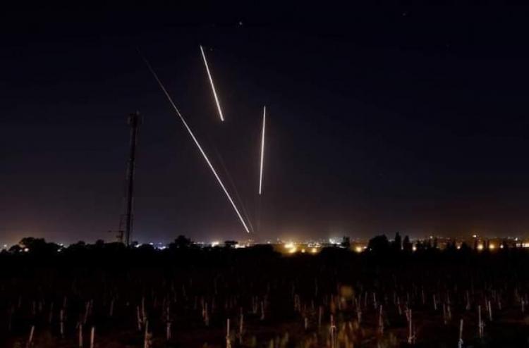 رشقة صاروخية