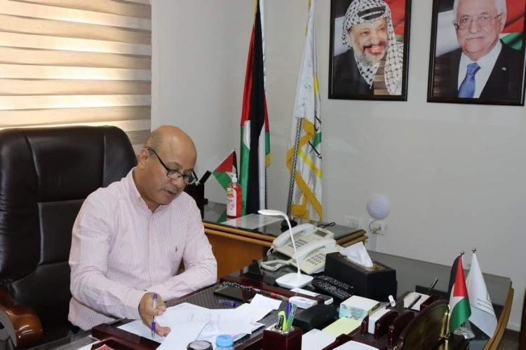 عضو اللجنة التنفيذية لمنظمة التحرير الفلسطينية رئيس دائرة شؤون اللاجئين د. احمد أبو هولي