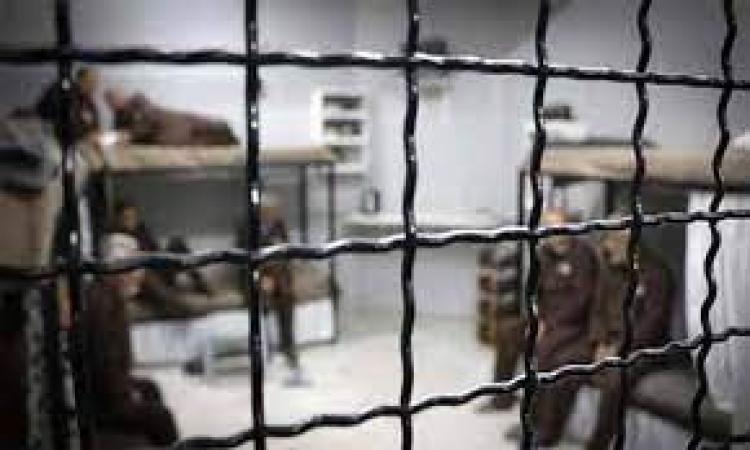 الأسرى الفلسطينيون بالسجون الإسرائيلية
