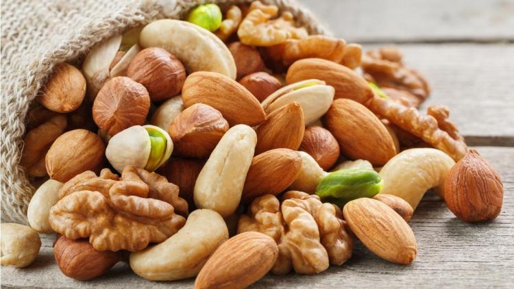 المكسرات وتعزيز صحة الحيوانات المنوية