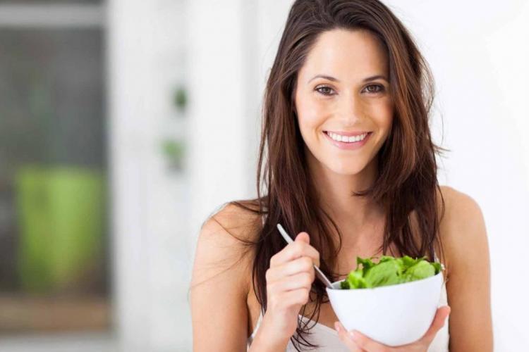 4 اطعمة تحارب الإمساك
