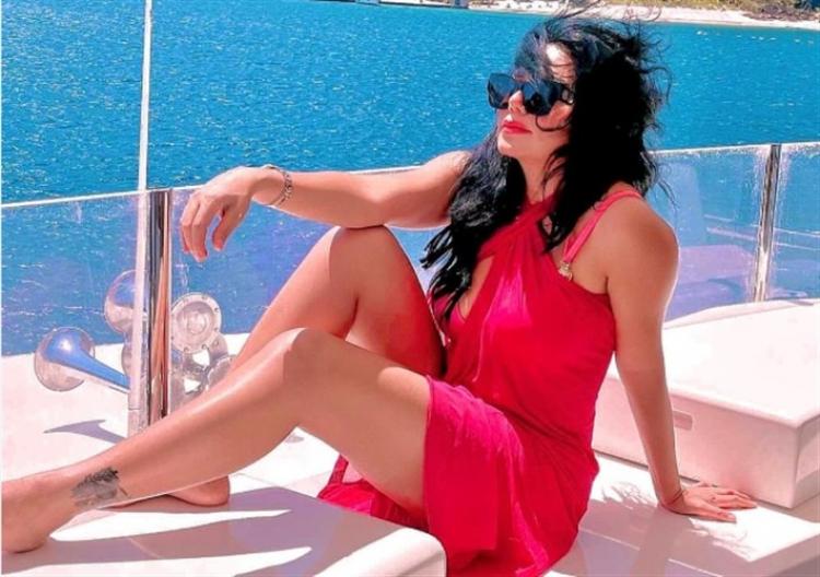 الفنانة رانيا يوسف في أحدث إطلالة لها