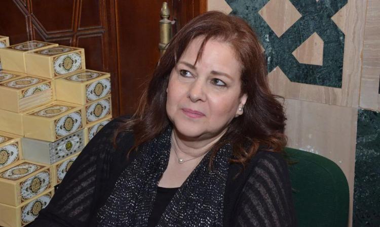 الفنانة دلال عبد العزيز