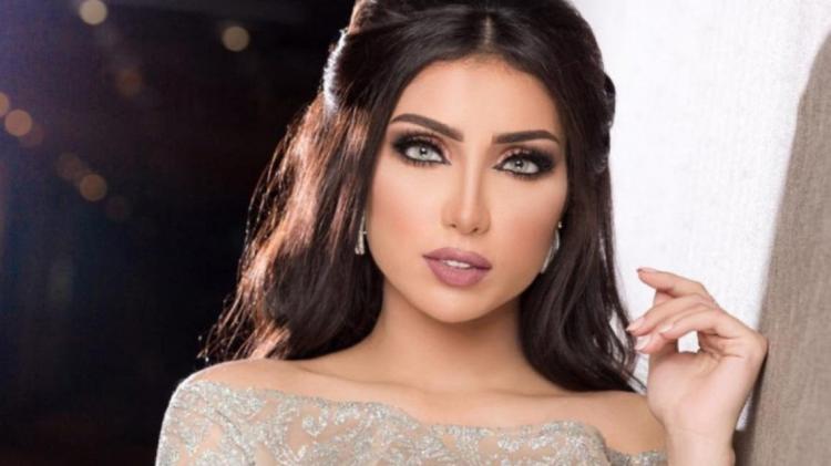 الفنانة دنيا بطمة