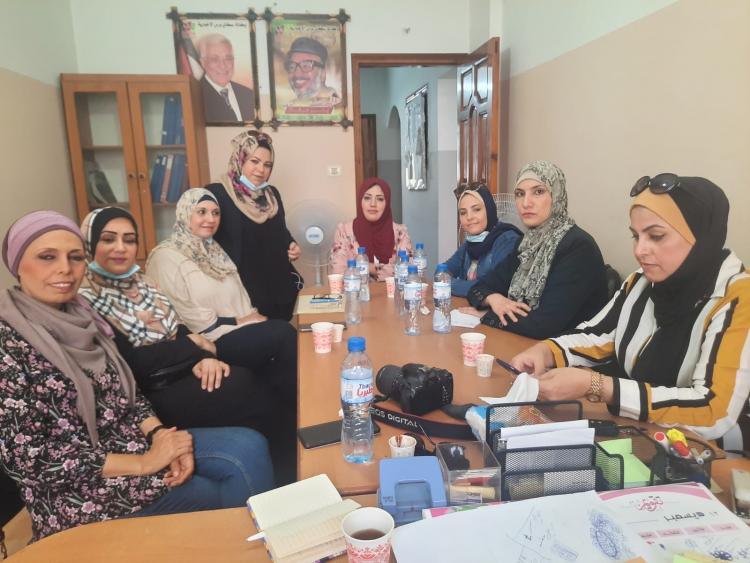 خلال الاجتماع