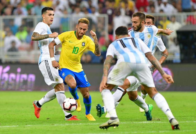 منتخب البرازيل والارجنتين