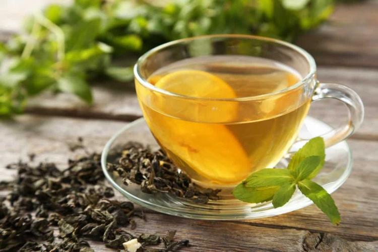 فوائدالشاي الأخضروالليمون.