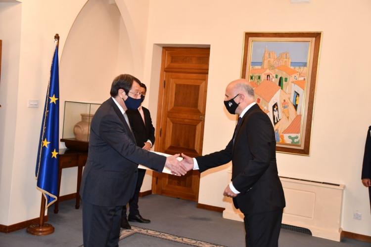 السفير عبدالله عطاري