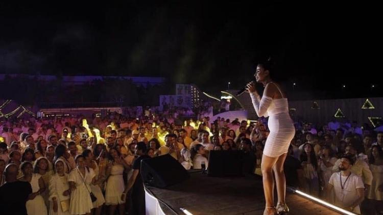 الفنانة روبي
