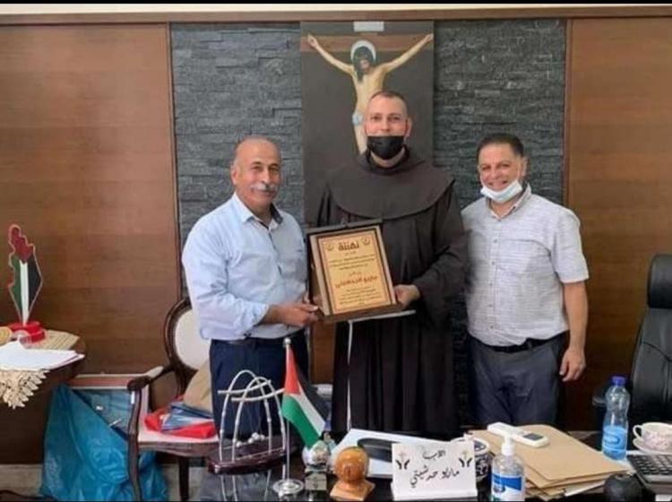خلال التكريم