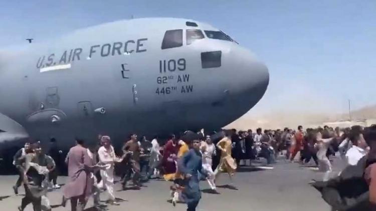 جانب من هروب الأفغان من كابل