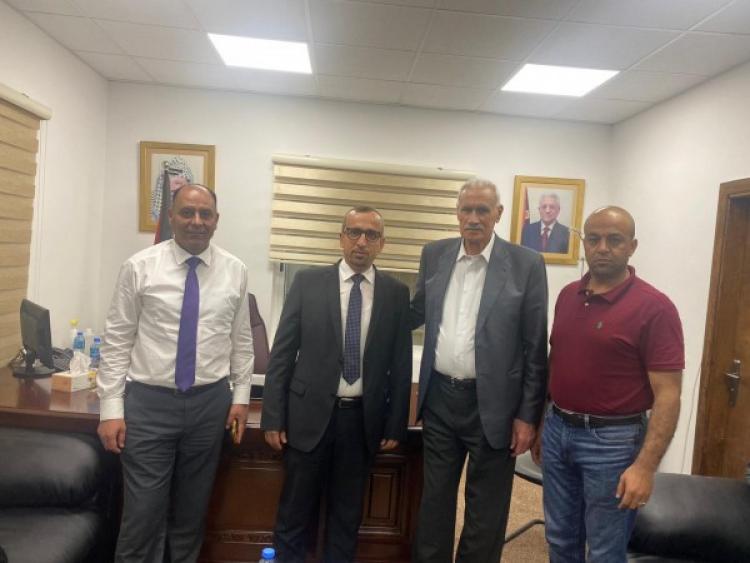 خلال الاجتماع