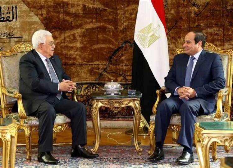 الرئيس الفلسطيني محمود عباس ونظيرة المصري عبد الفتاح السيسي