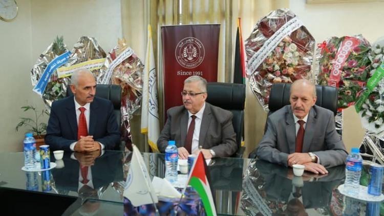 هيئة الاذاعة والتلفزيون يهنئ رئيس جامعة الازهر بغزة