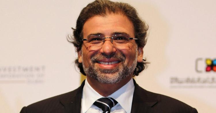 بعد فترة "نفي إختياري" عودة المخرج خالد يوسف إلى مصر والسبب؟