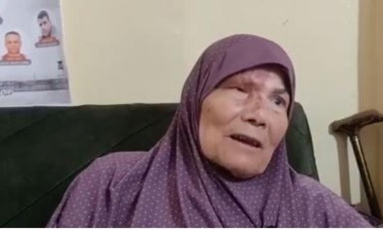 والدة الاسير محمود العارضة
