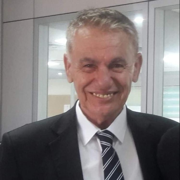 الكاتب الصحفي جلال نشوان