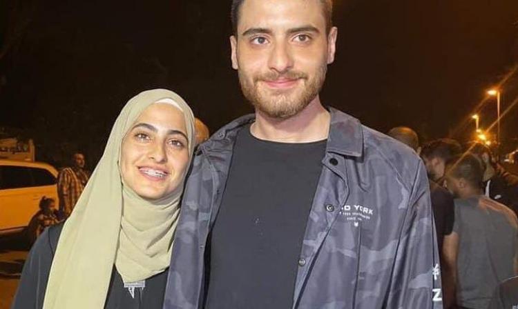 الناشط الفلسطيني المعروف محمد الكرد وشقيقته