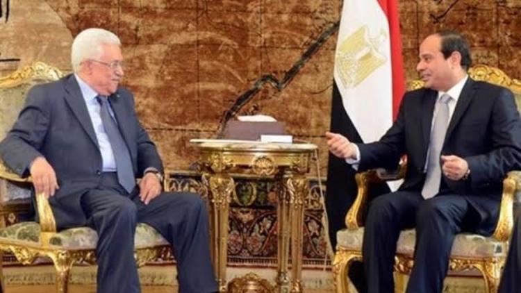 الرئيس الفلسطيني محمود عباس ونظيره المصري عبد الفتاح السيسي