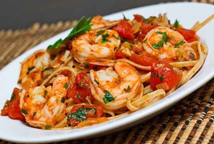 مكرونه بالجمبري بالصوص الاحمر