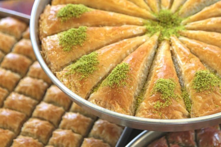 البقلاوة بالعجينة الجاهزة