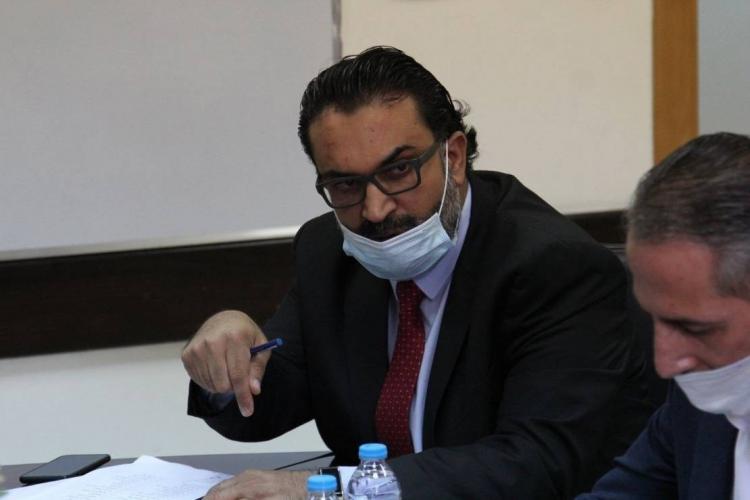 كمال الشخرة الوكيل المساعد لشؤون الصحة العامة وصحة الأسرة