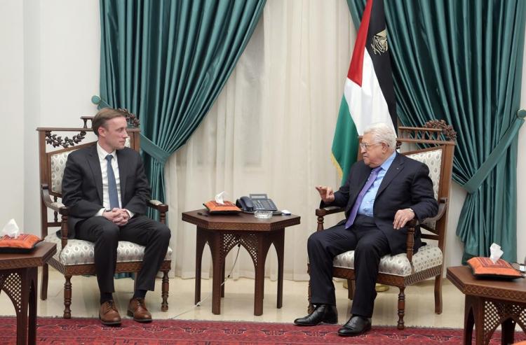 جانب من لقاء الرئيس الفلسطيني محمود عباس بمستشار الأمن القومي الأمريكي جيك سوليفان