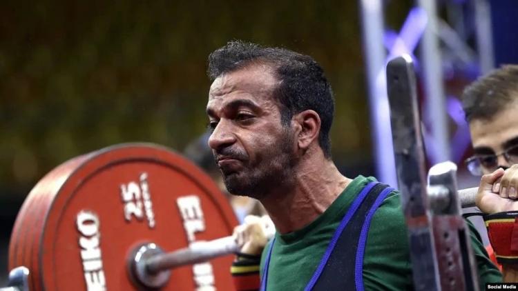 رافع الاثقال الإيراني أمير أسد الله زادة