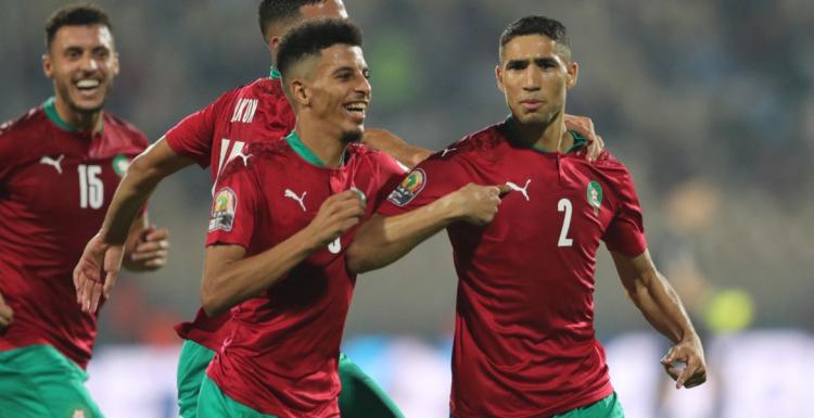 فرحة أشرف حكيمي بهدفه في مرمى الغابون