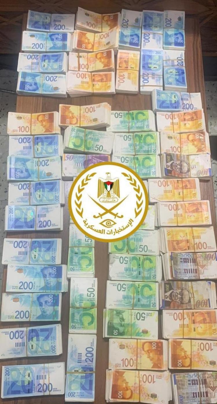 الاموال المسروقة