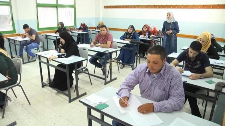 امتحان وظيفة معلم في غزة
