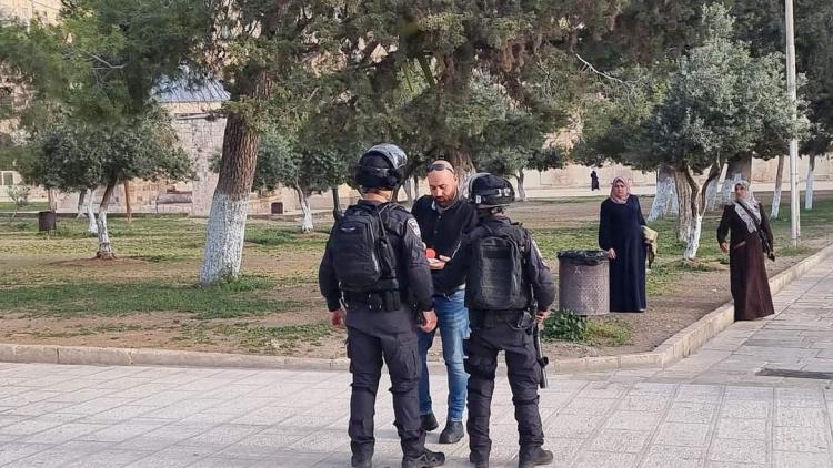 خلال اقتحام المسجد الأقصى