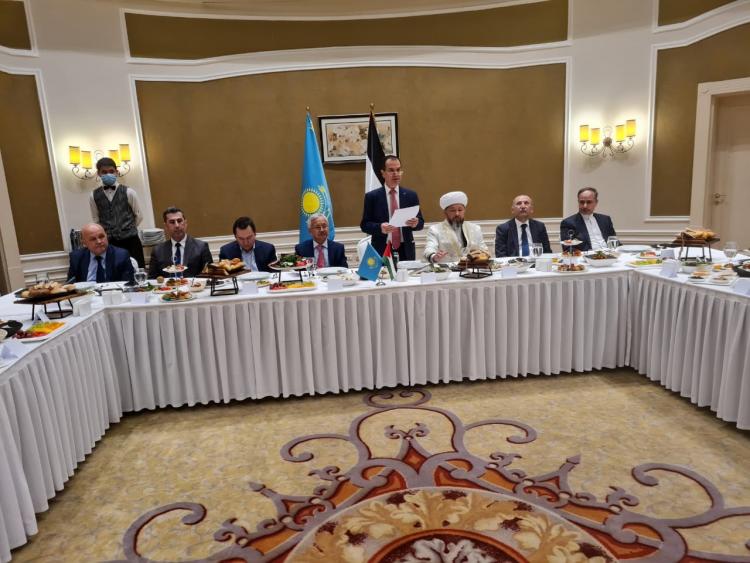 السفير أبو زيد خلال القاء كلمة