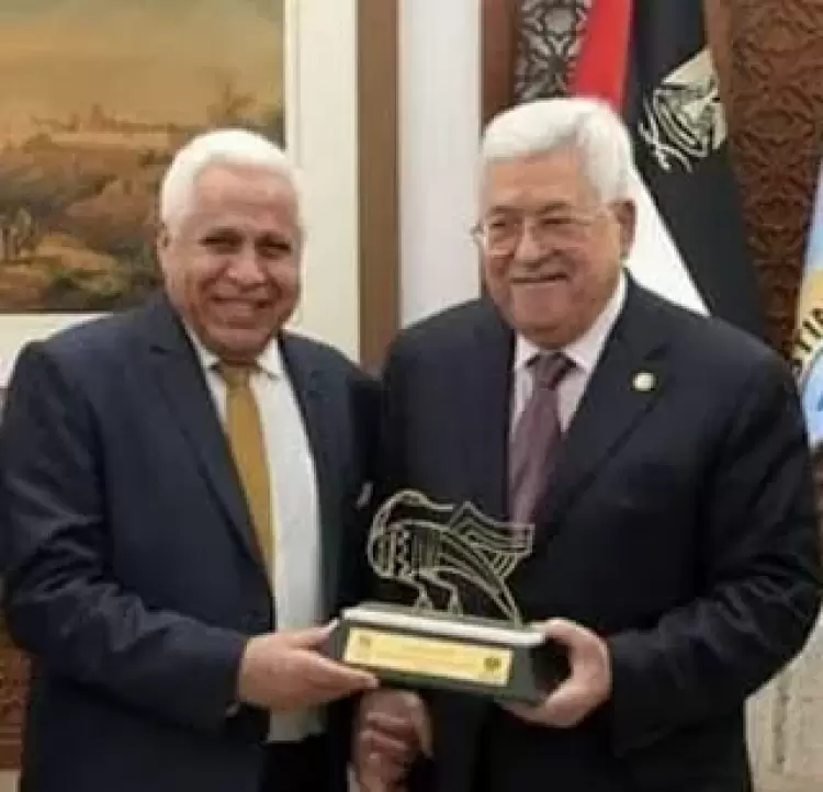 د.محمد البوجي برفقة الرئيس الفلسطيني محمود عباس