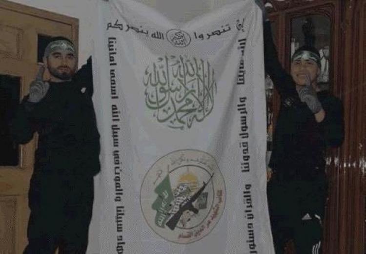 اثنين من الشبان المعتقلين
