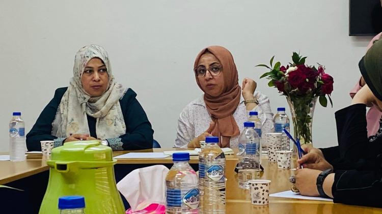 خلال الجلسة