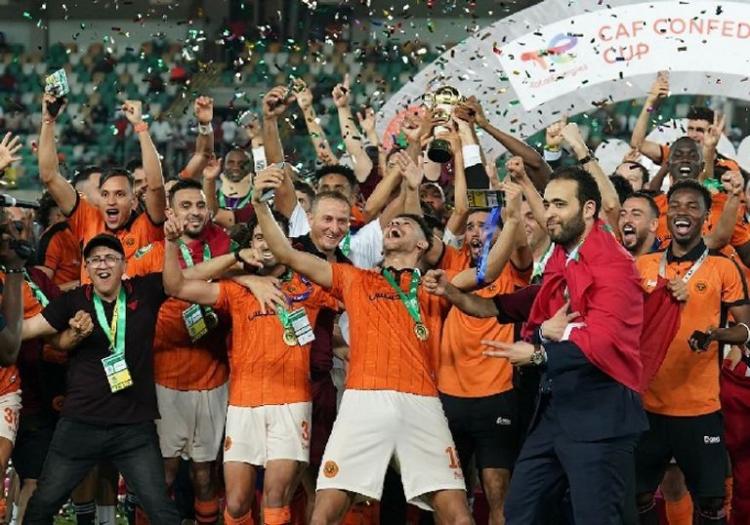 إقامة كأس السوبر الإفريقي بين الوداد ونهضة بركان في تنزانيا
