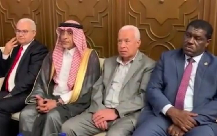 خلال المؤتمر
