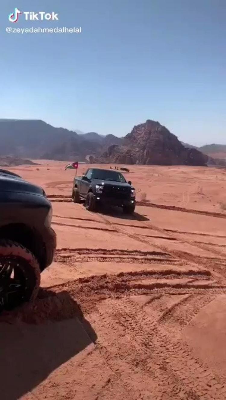 فيديو جنسي فاضح لسياح
