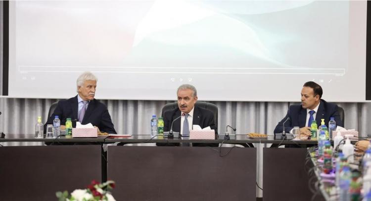 خلال الاجتماع