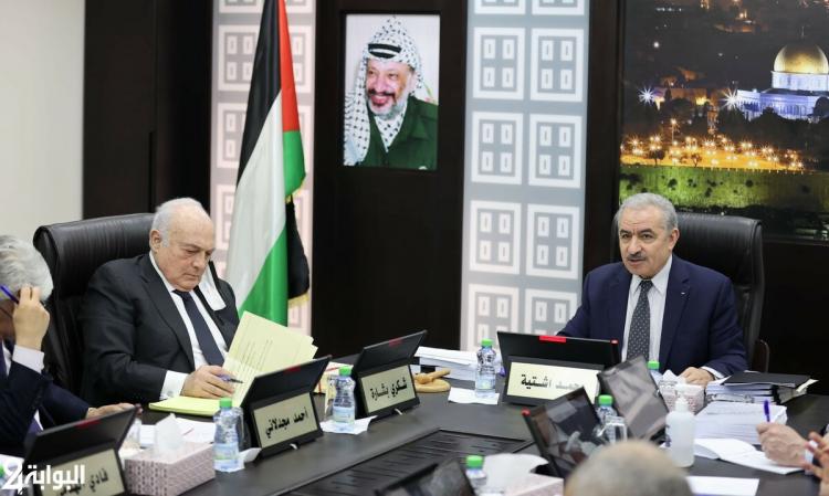رئيس الوزراء محمد اشتية ووزير المالية شكري بشارة
