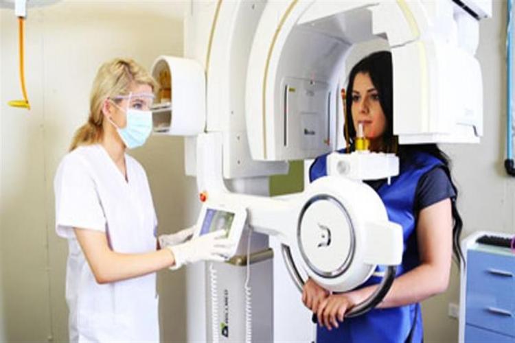 جهاز فحص الثدي - ارشيفية