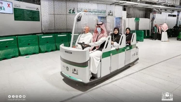 القاطرة الكهربائية
