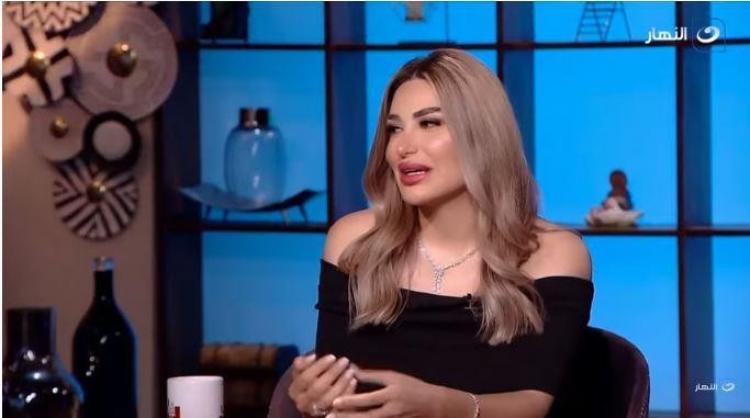 سارة نخلة