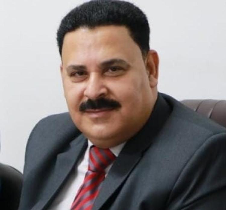 عميد كلية الاداب في جامعة الاقصى محمود الشامي