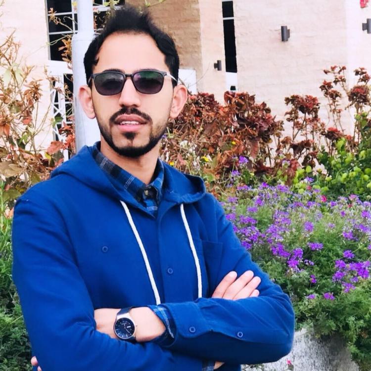 الصحفي هاني أبو رزق