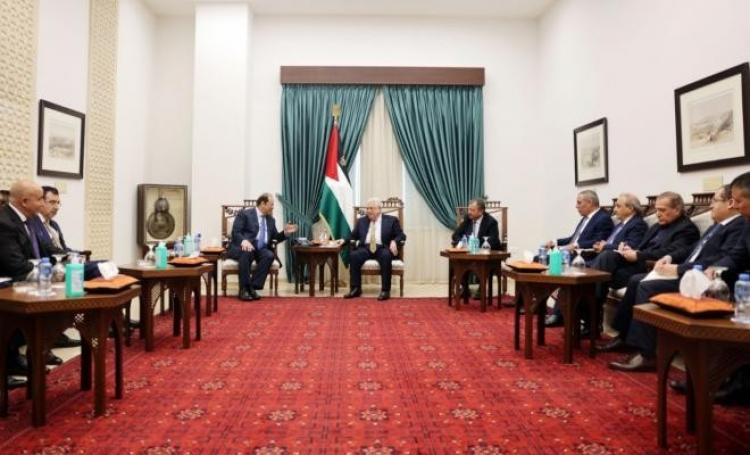 اجتماع الرئيس محمود عباس ومديري المخابرات الأردنية والمصرية
