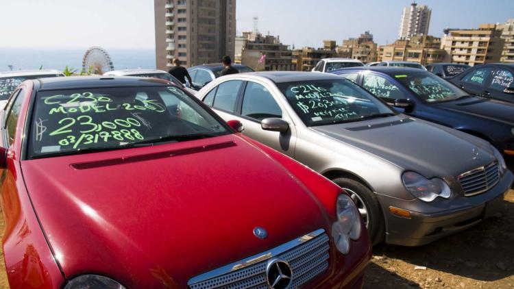 فرض جمارك على السيارات